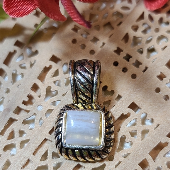 Pendant For Sale today - Picture 4 of 9